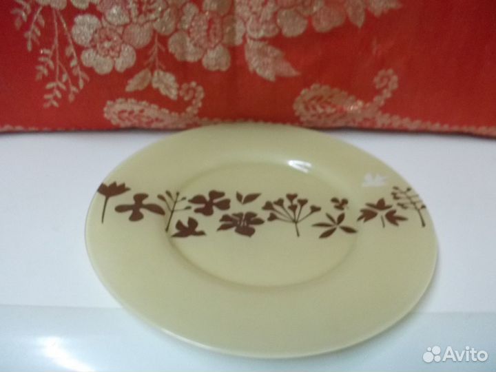 Блюдо большое круглое и овальное