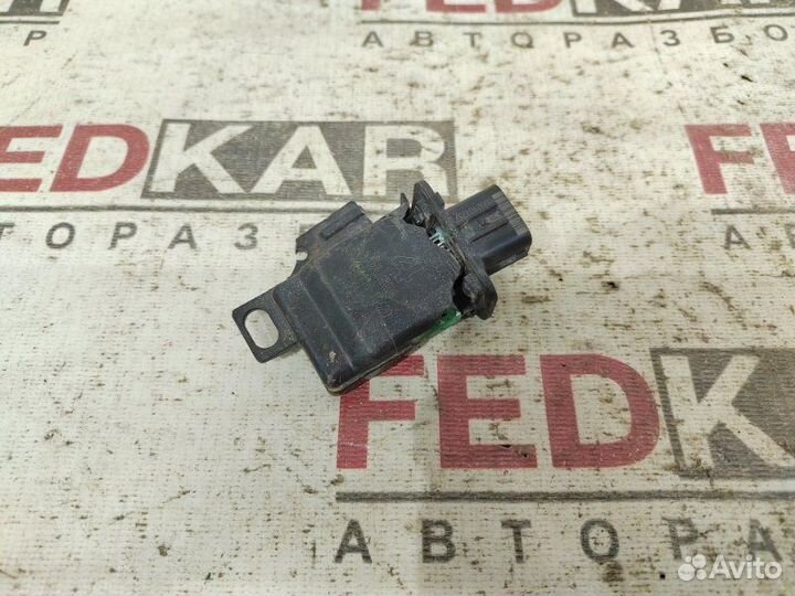 Датчик открытия двери передний левый Toyota