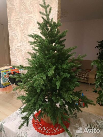 Продам ёлку искусственную литую 1метр