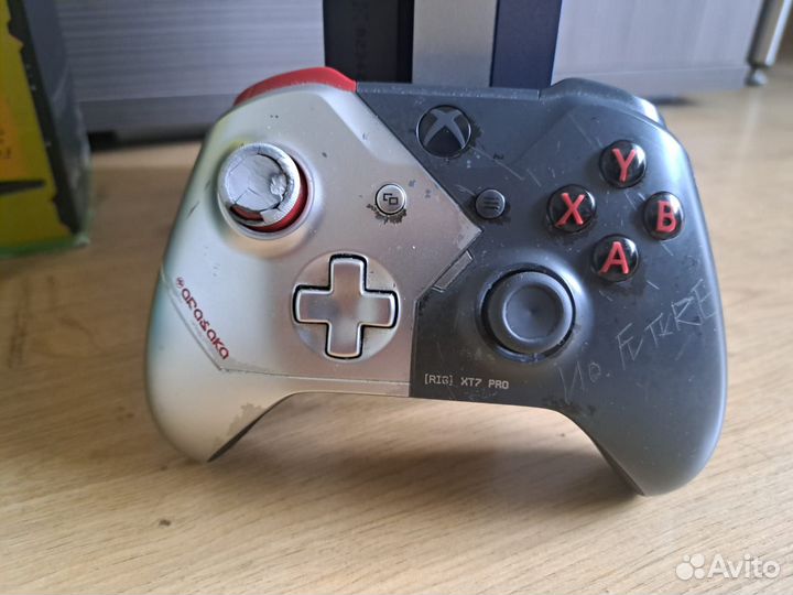 Xbox One X Cyberpunk 2077 Limited Edition