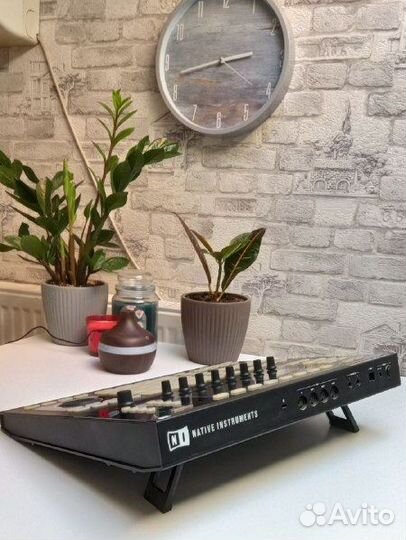 Сэмплер Native Instruments maschine studio