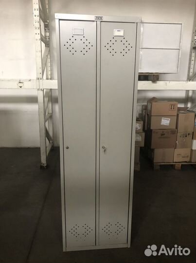 Шкаф металлический для одежды