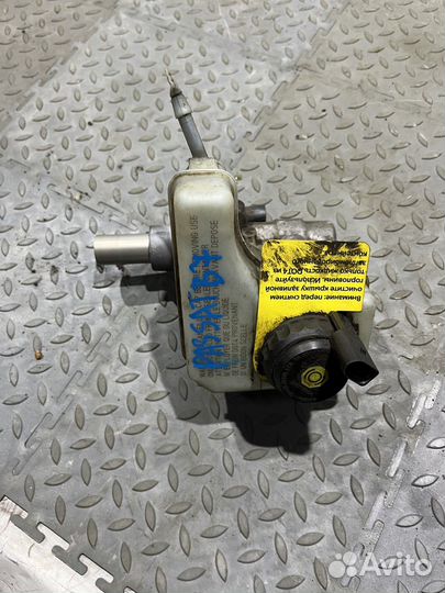 Главный тормозной цилиндр в сборе с бачком