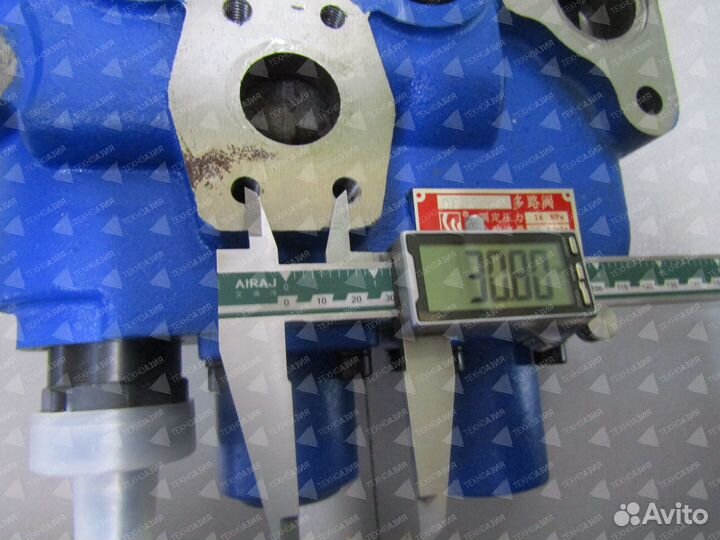 Гидрораспределитель 251800152/DF32 xcmg LW500FN