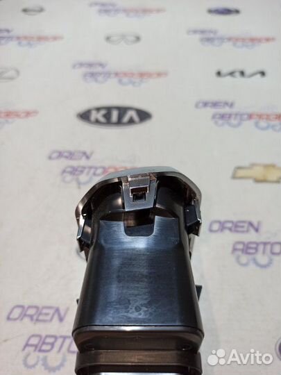 Дефлектор воздушный передний Renault Duster 2 1.5