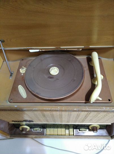 Ламповая радиола Сакта