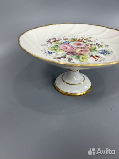 Конфетница на ножке