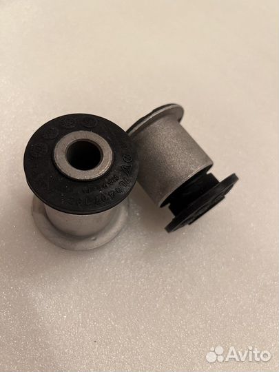 Сайлентблок кулака цапфы задней Volkswagen Touareg