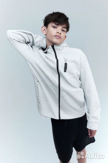 Толстовка ветровка HM 134/140