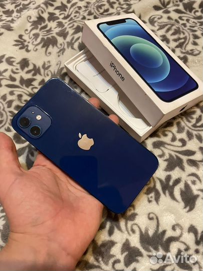 iPhone 12, 64 ГБ