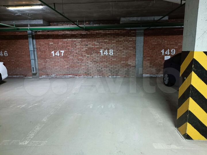 Машиноместо, 18 м²