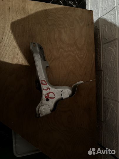 Кронштейн крыла левый Mazda Demio DE3FS Mazda 2