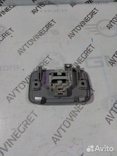 Плафон салонный Kia Rio 3 Hyundai Solaris 1