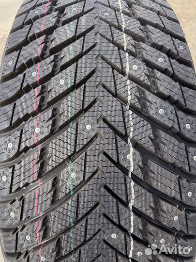 Zmax Winternova Stud II 295/40 R21 72U