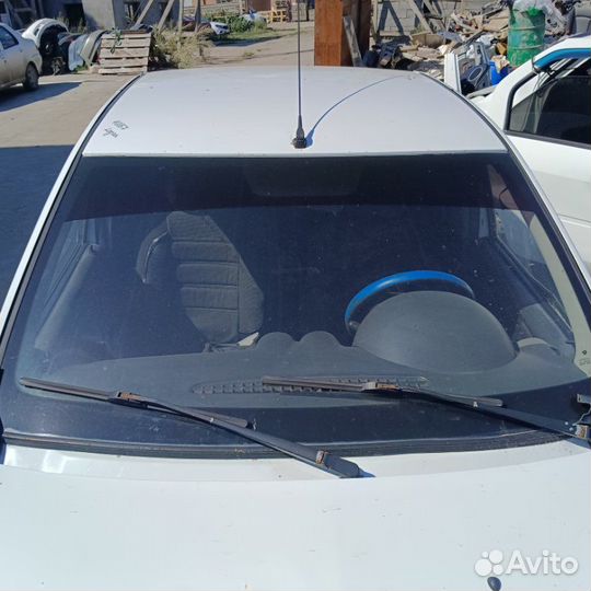 Лобовое стекло Renault Logan седан 1.4 2011