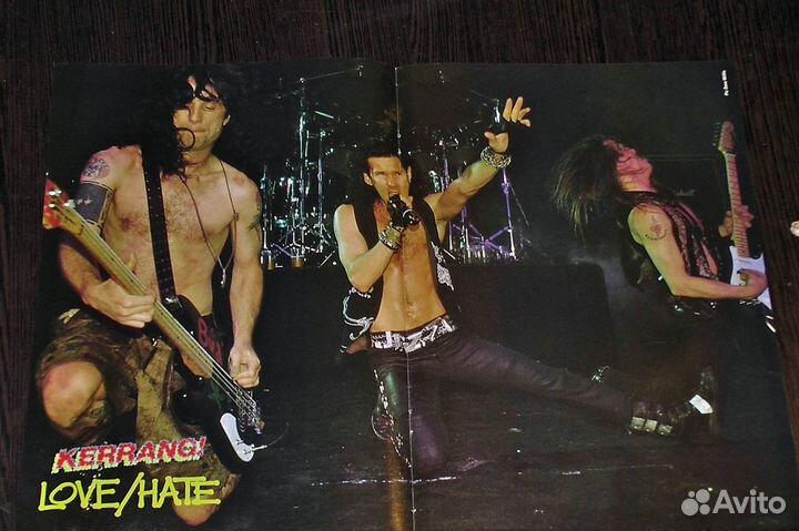 Постеры и журналы Kerrang, Metal Hammer и тд