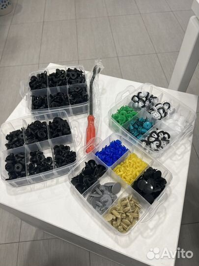 Набор клипс для автомобиля