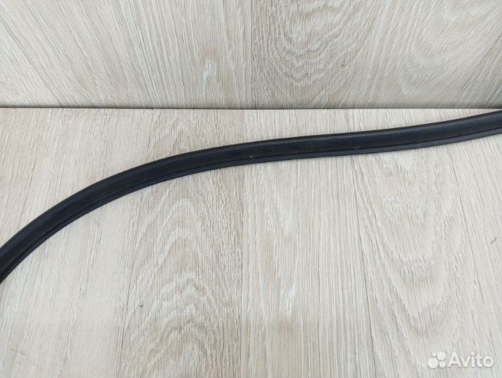 Уплотнитель двери задний правый Hyundai Ix35