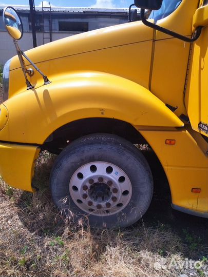 Freightliner CL120064ST, 2003