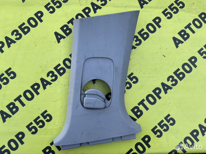 Обшивка стойки правая Citroen C4