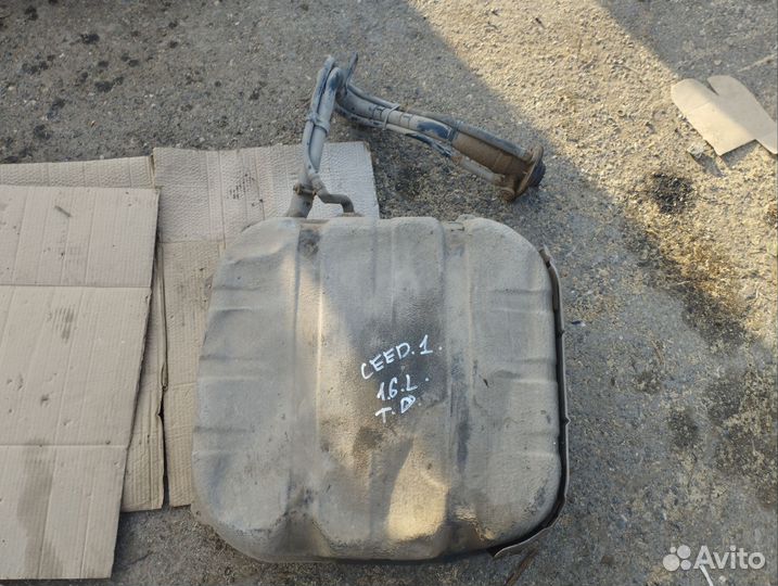 Топливный бак Kia Ceed 1 1.6 diesel