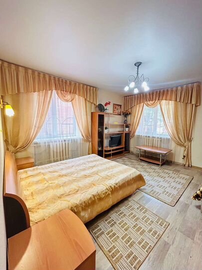 Комната 45 м² в 5-к., 1/2 эт.