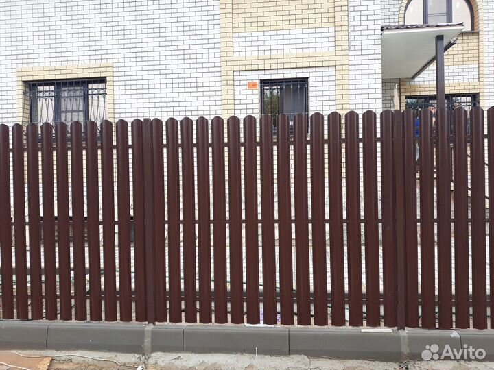 Забор из штакетника