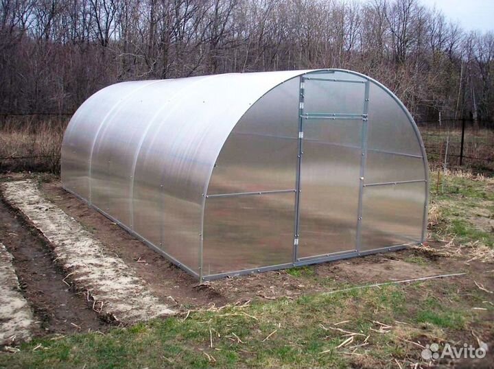 Теплица с поликарбонатом