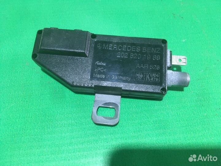 Усилитель антенны Mercedes - Benz C200 W202