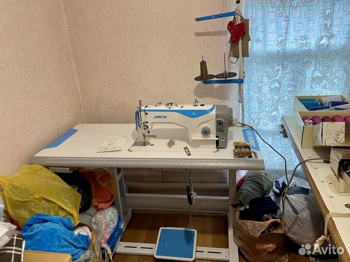 Швейная машина Jack f4