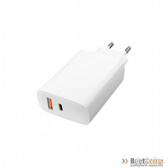 Сетевое зарядное устройство TFN WC11 белое