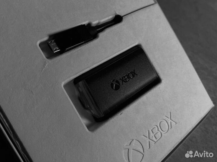 Аккумулятор Xbox + Micro-USB