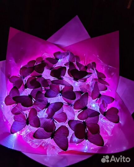 Светящийся букет из бабочек