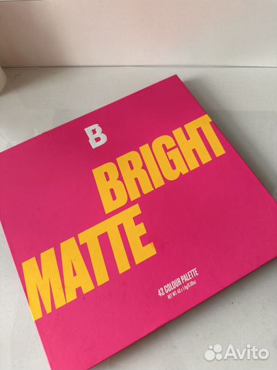 Тени для век