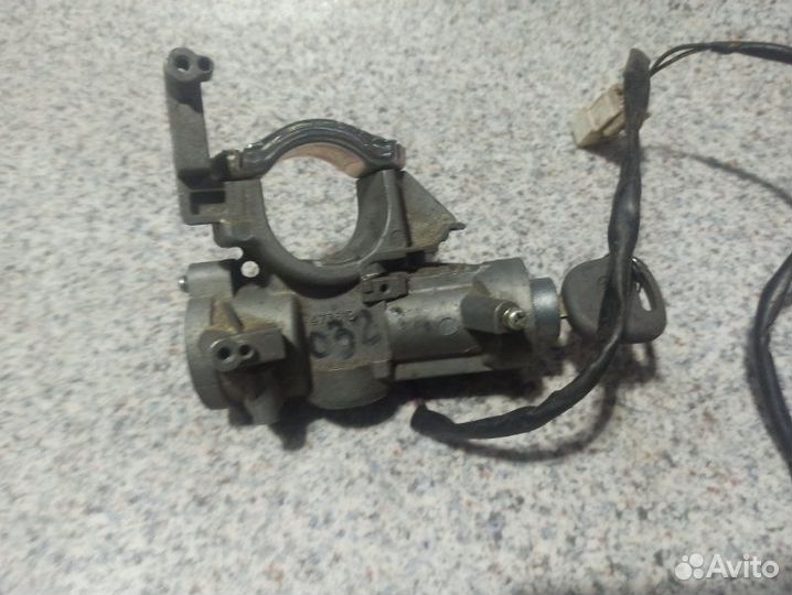 Замок зажигания Kia Spectra