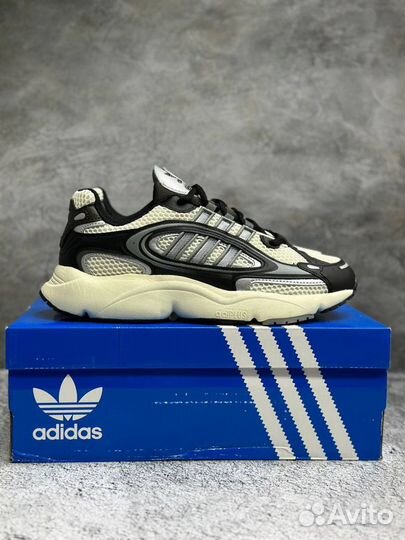 Кроссовки adidas Wmns Ozmillen