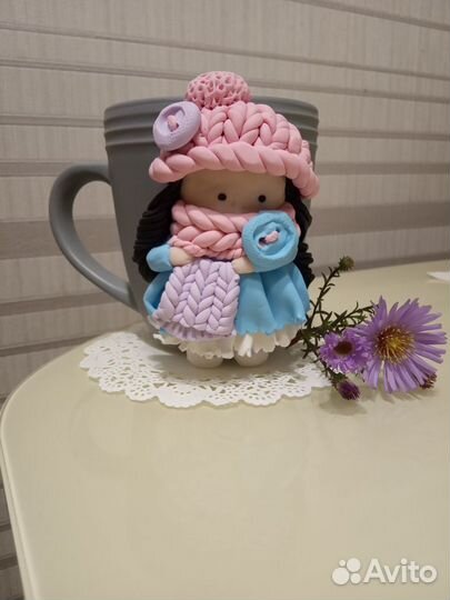 Кружка с декором из полимерной глины