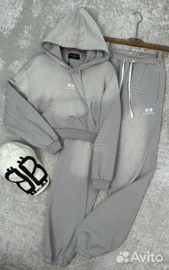 Спортивный костюм balenciaga женский