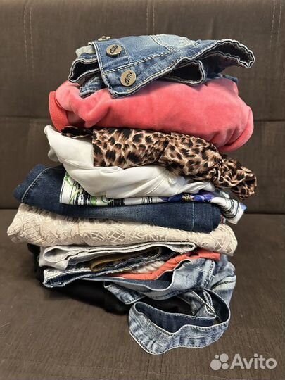 Коробка с одеждой большая