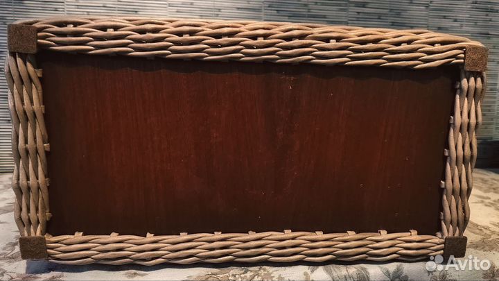 Корзина плетеная из бумажной лозы