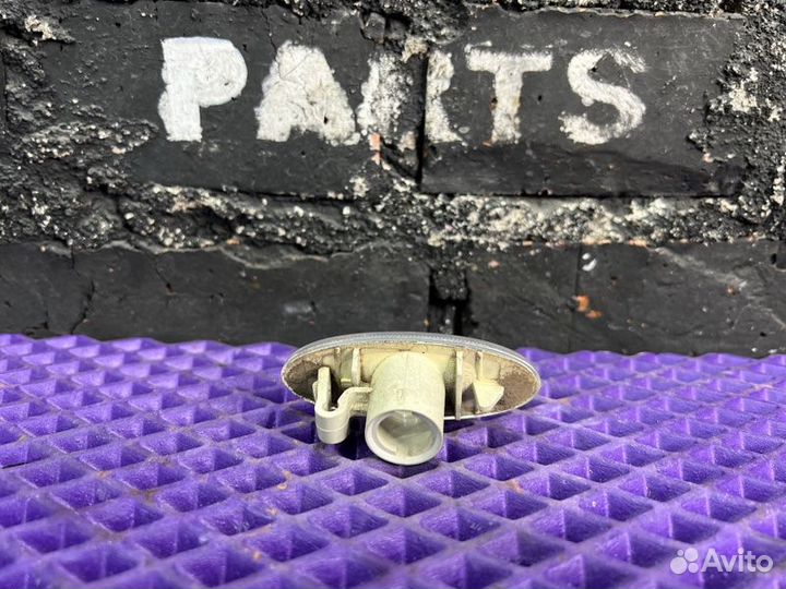 Повторитель поворота в крыло Nissan X-Trail