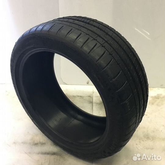 Michelin Pilot Super Sport 275/30 R20