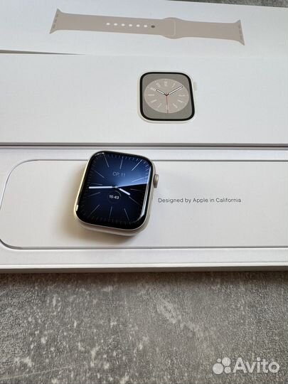 Apple Watch 8 45mm starlight