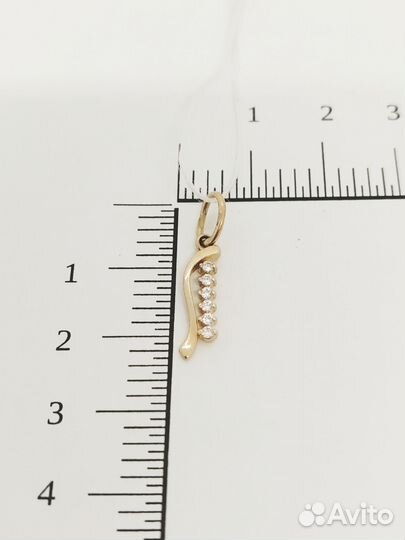 Золотая подвеска с камнем