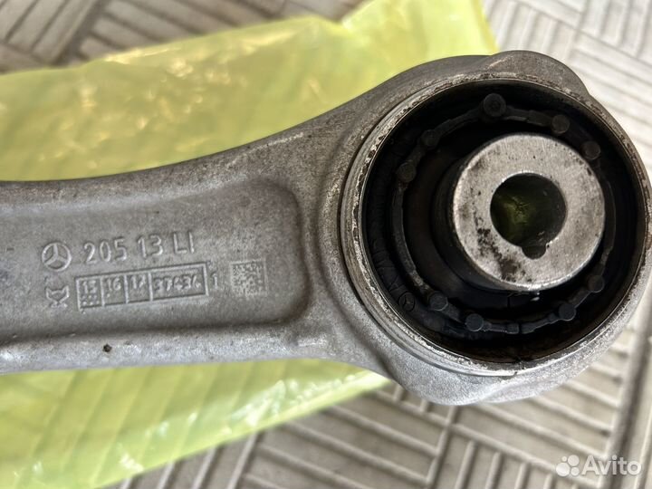 Рычаг Mercedes W213 передний левый оригинал