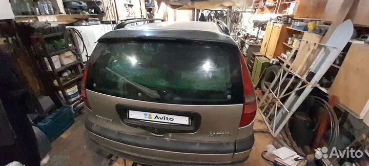 Renault Laguna 1.8 МТ, 1999, 300 000 км