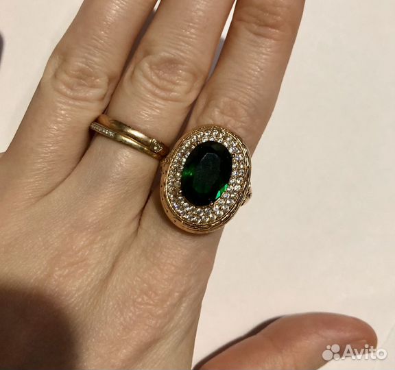 Кольцо (Бижутерия)