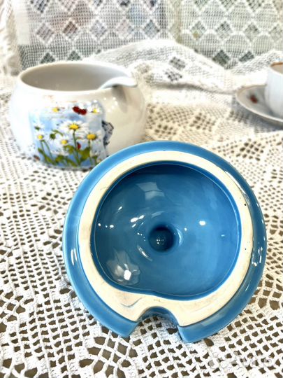 Сахарница с ложкой