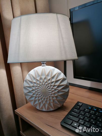 Лампа настольная