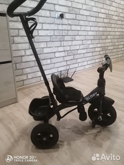 Детский велосипед с ручкой